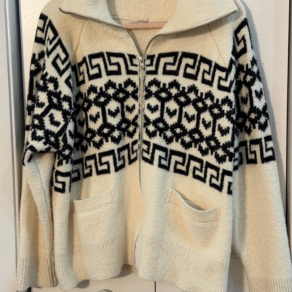 Universal Thread Cream and Black Geometric Cardigan